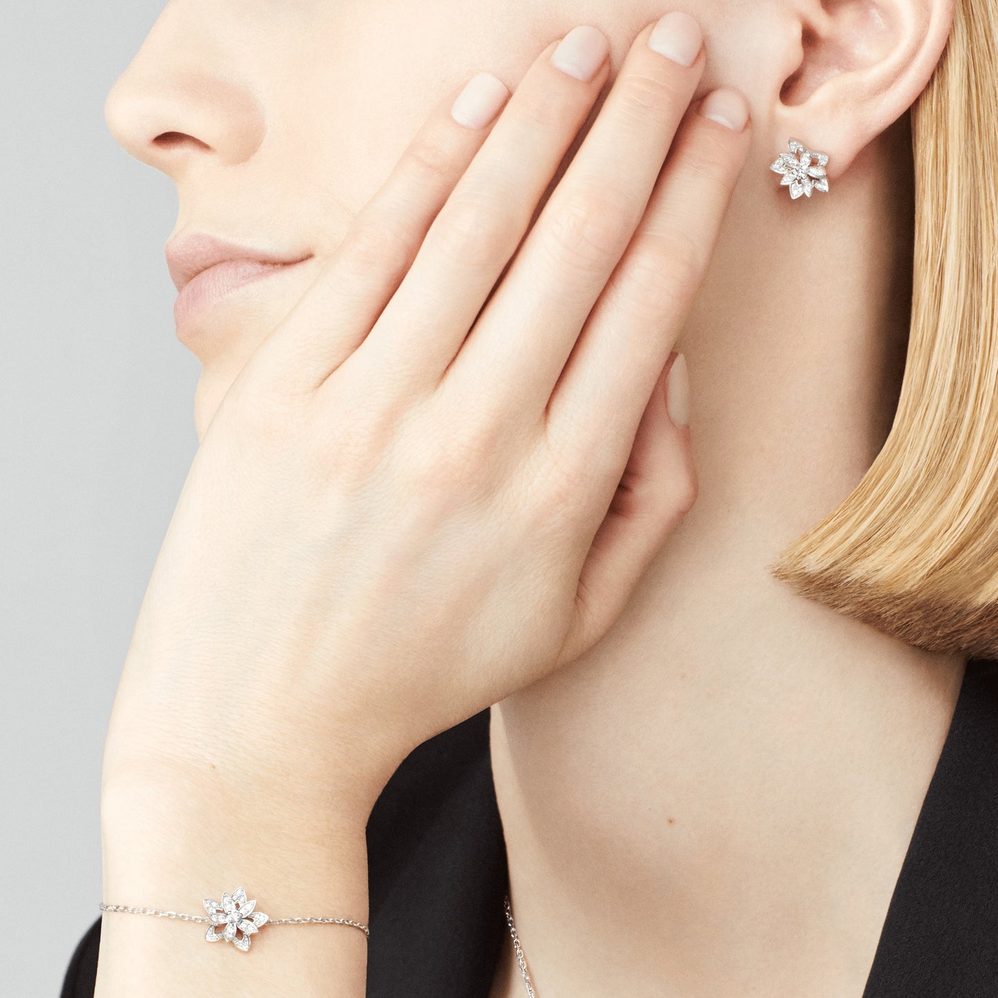 VCARP0ZV00 12mm five-leaf marquise earrings