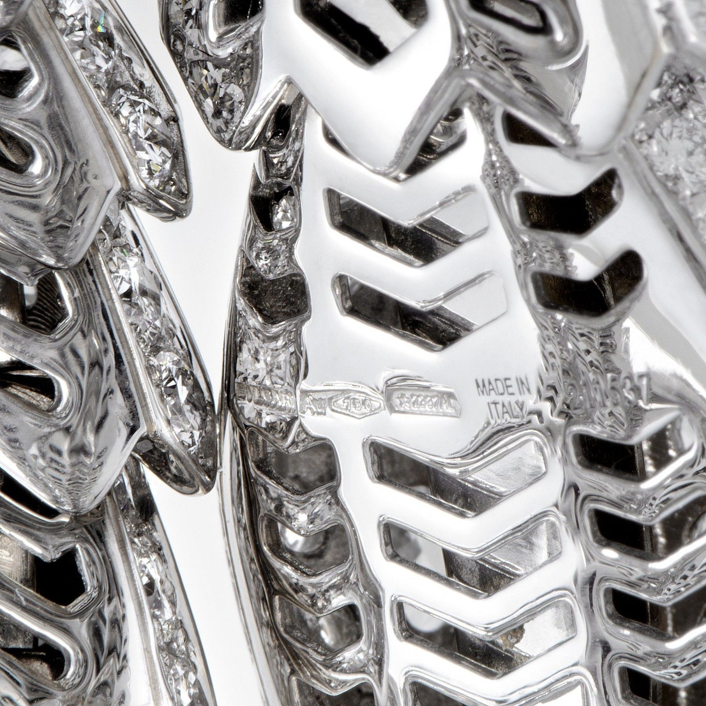 BGL-261024 snake sashimi curled arm full diamond bracelet