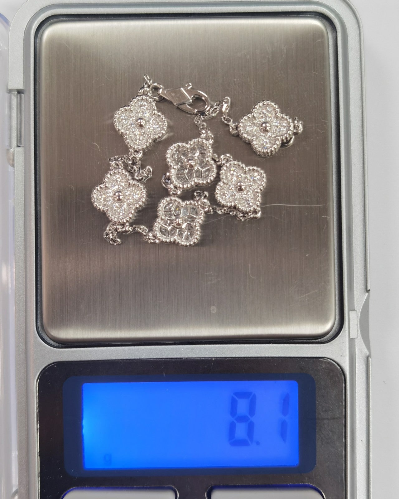 VCARO85700 9.5mm客版小号光珠四叶草6花手链