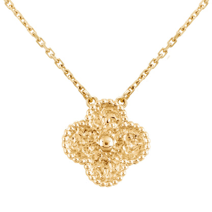VCARO1IF00 20mm pleated four-leaf clover tethered chain pendant