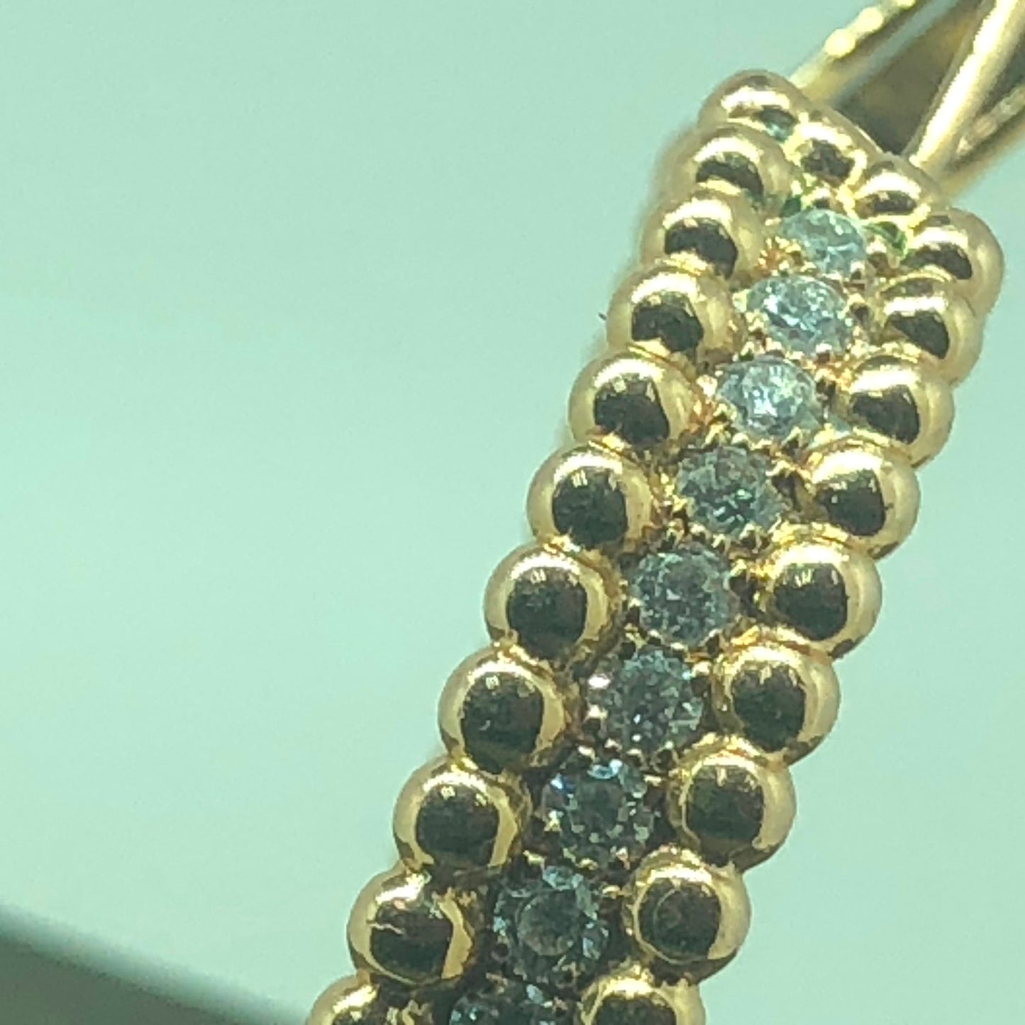 VCARO3YF00 guest version bead-encrusted diamond ear clips
