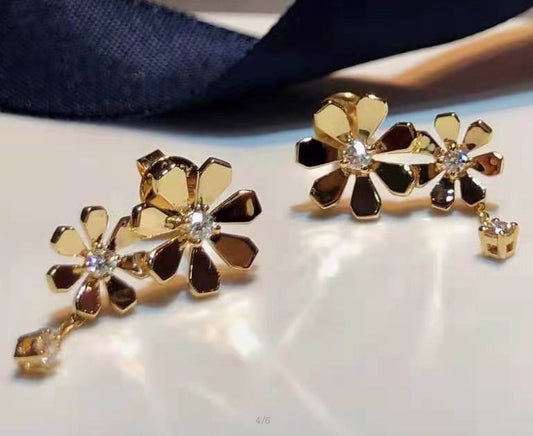 TIF67912153 diamond-set horse chestnut double flower earrings