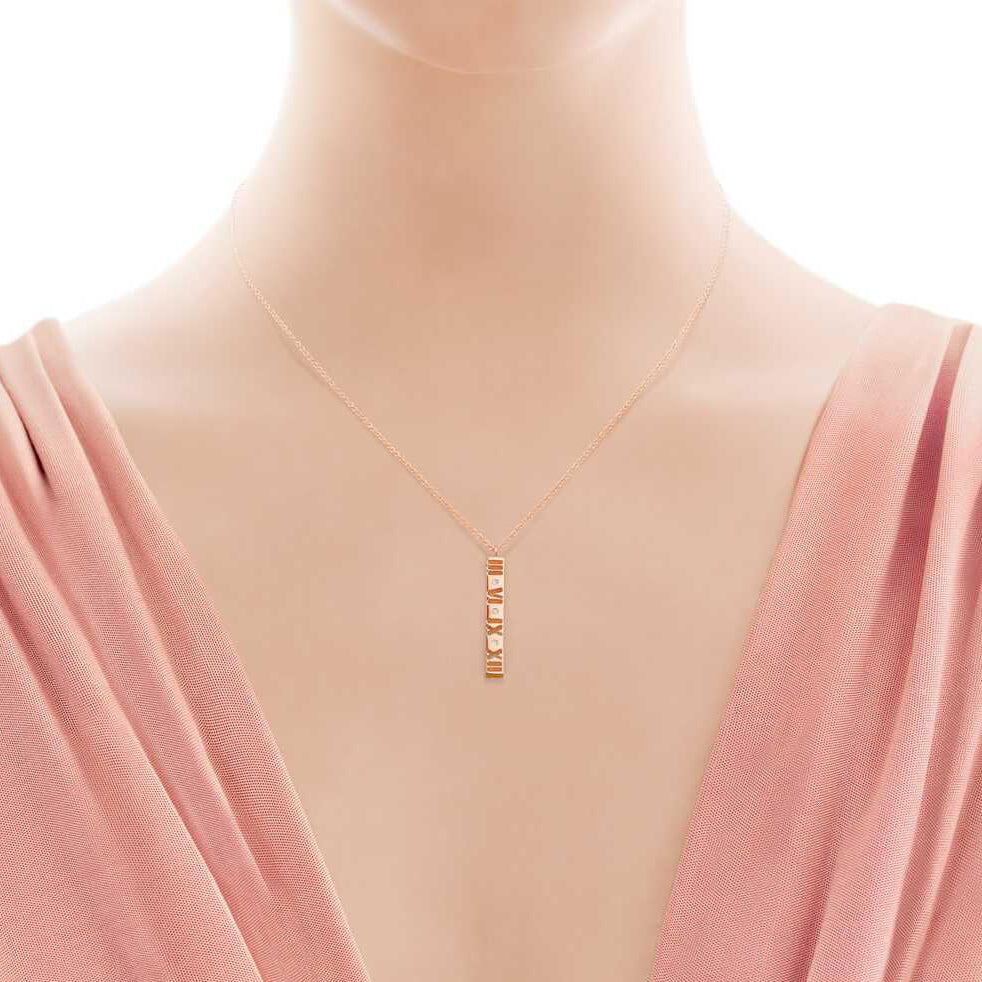 TIF31443562 vertical diamond Roman pendant