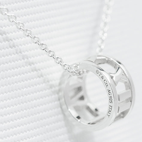TIF42608927 light gold circle Roman font pendant