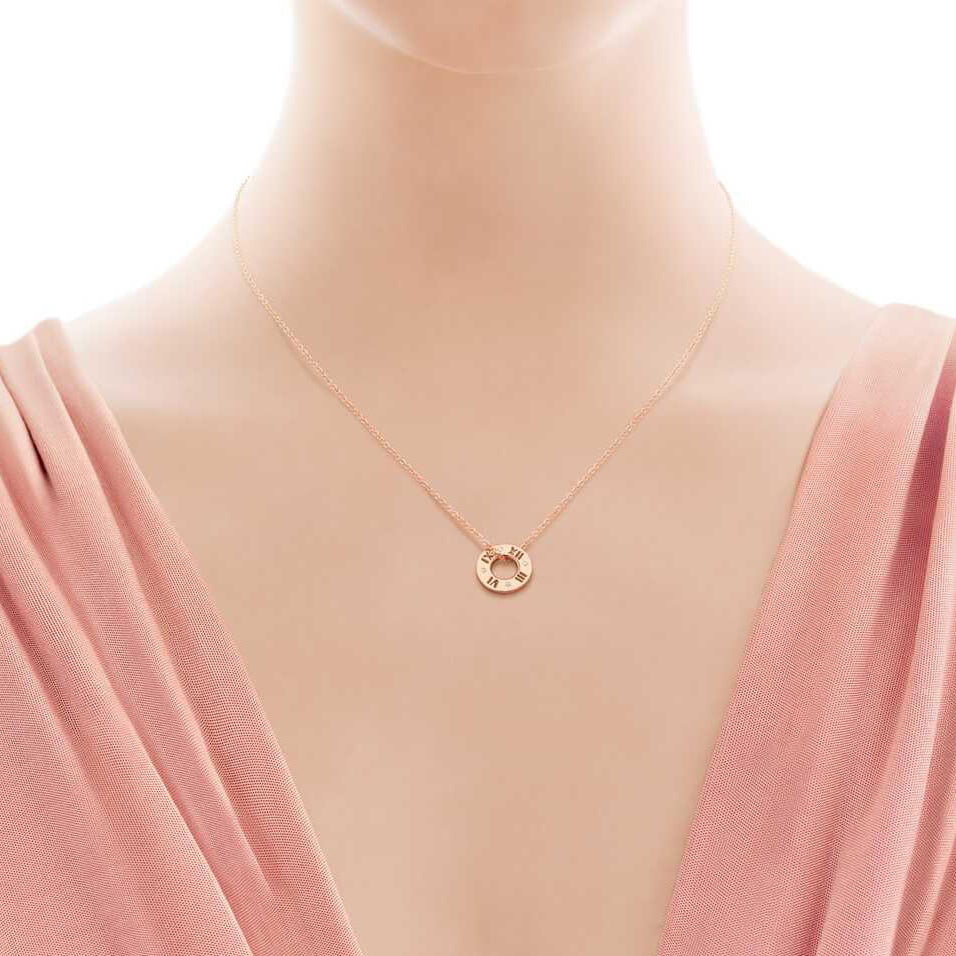 TIF74952644 diamond Roman numeral round pendant