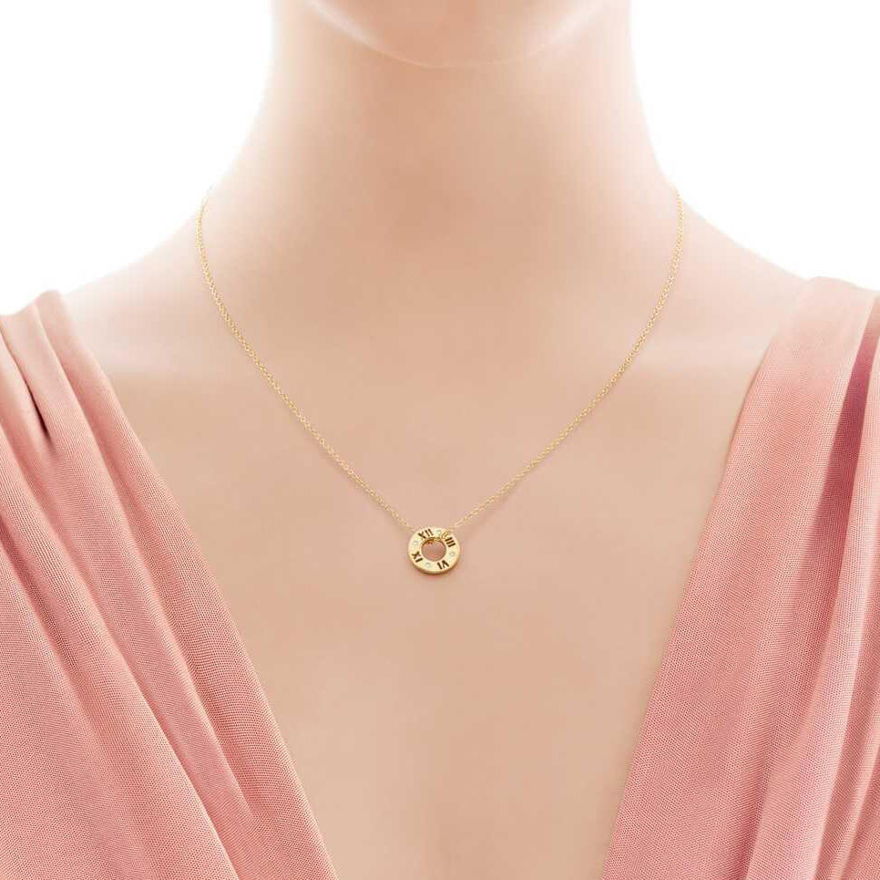 TIF74952644 diamond Roman numeral round pendant