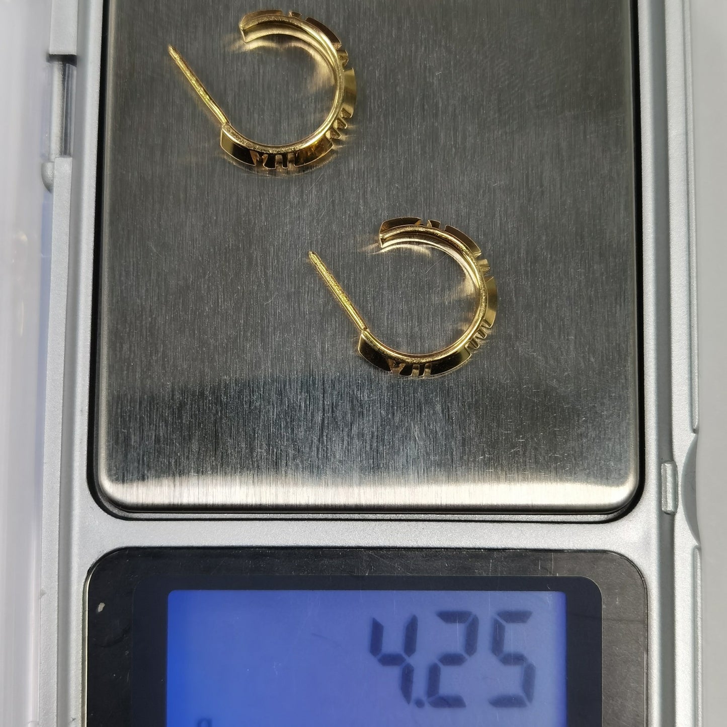 TIF27157633 Roman numerals light gold sword spine small earrings (guest version)