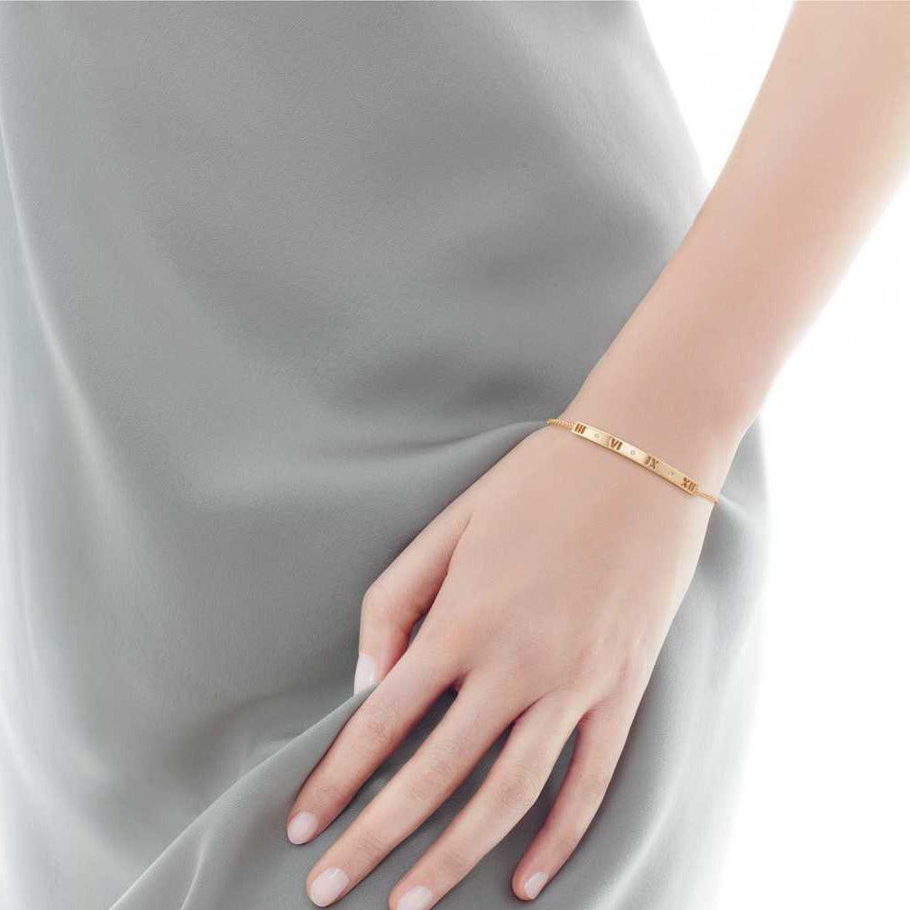 TIF20997993 hollow three diamond Roman bracelet