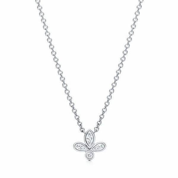 TIF23905056 three-leaf marquise diamond bolt chain pendant