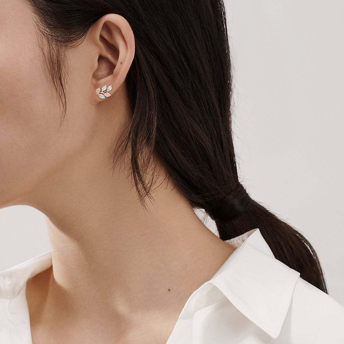 TIF18376318 horse eye vine earrings