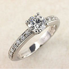 BGL-AN853565交叉四爪镶石平面直臂钻戒0.73ct