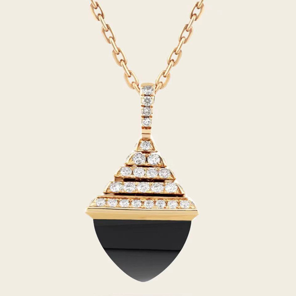 MR-CLEO-N22, pointed agate pendant