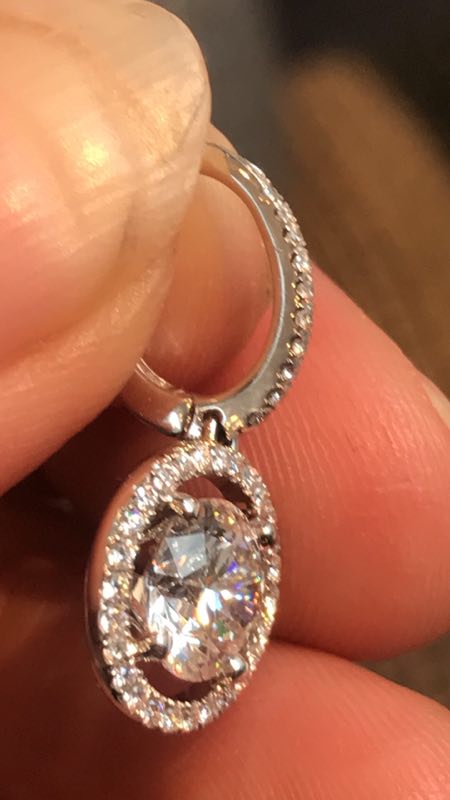 DBES-E102118 surrounding stone earrings main stone 0.5ct
