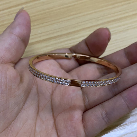 SM-448543 slash bracelet full of diamonds