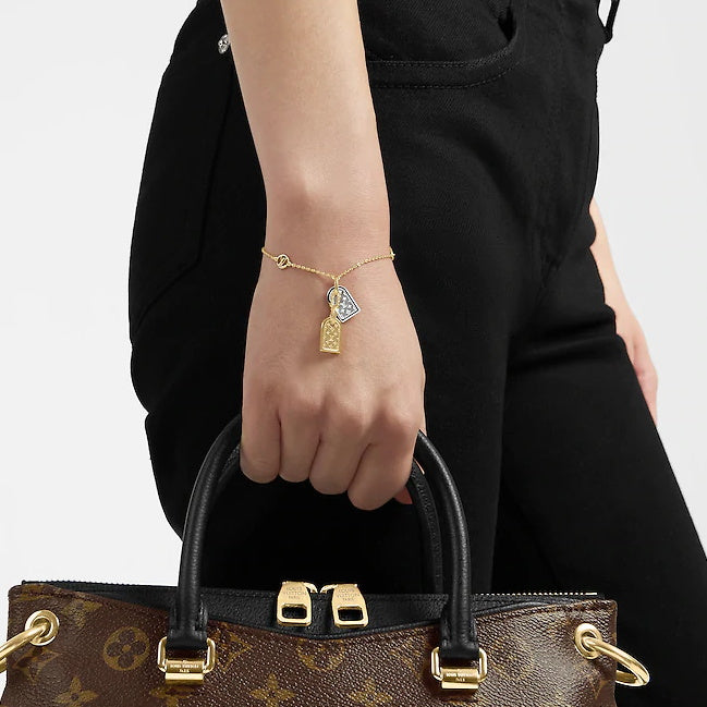 LV-M63142 letter tag bracelet guest version