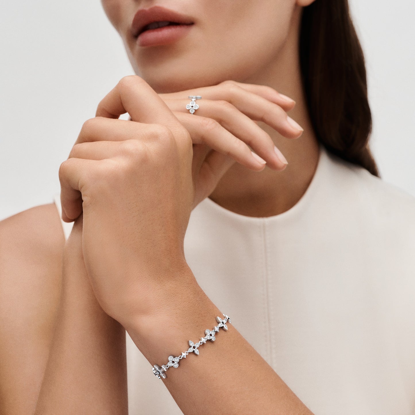 LV-Q95832 small flower diamond bracelet