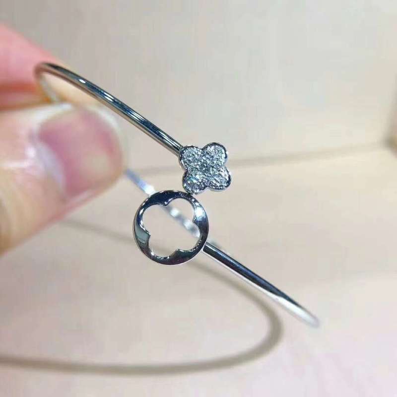 LV-Q475042 plum blossom bracelet