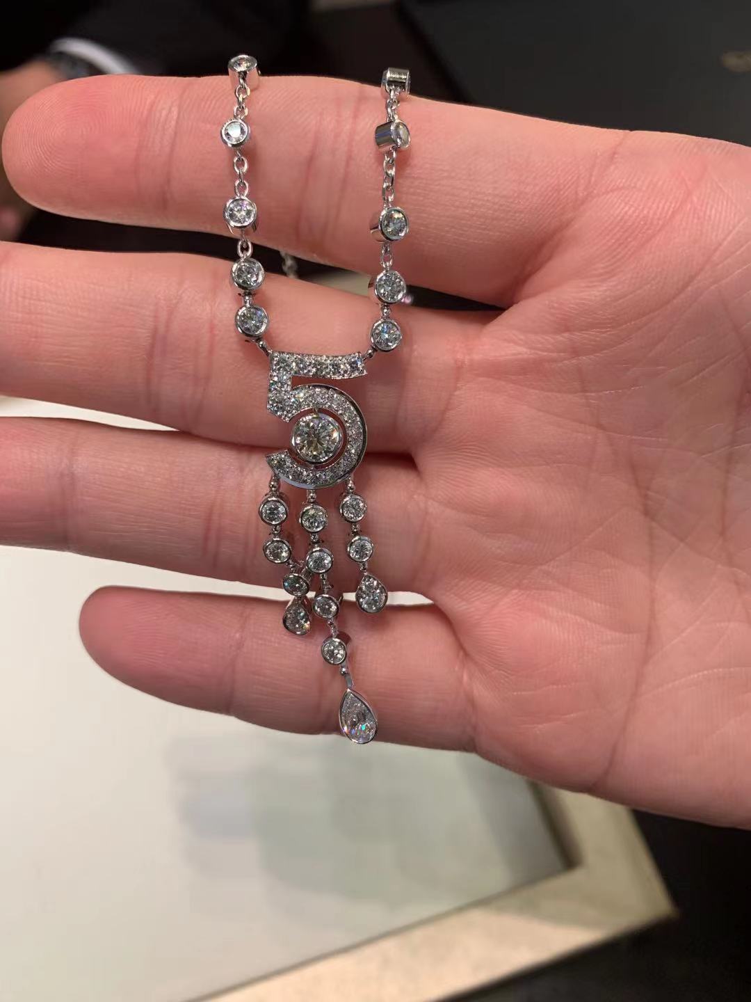 XNE-J11998 number 5-word necklace