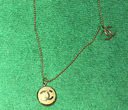XNE-CN563931 12.3mm disc double C pendant