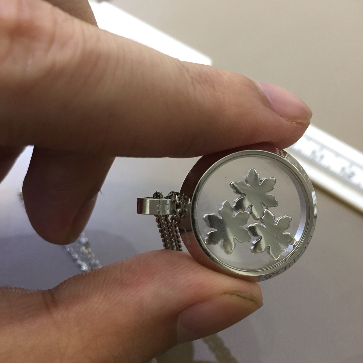 XB-795757-1004 Snowflake Pendant