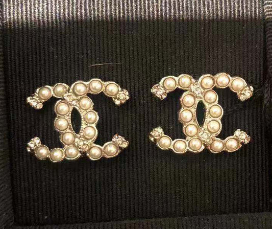 XNE-CN833611 21mm Double C Pearl Stud Earrings