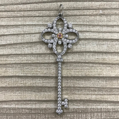 TIF50790778 guest version full diamond four-leaf flower key pendant 1.75 inches