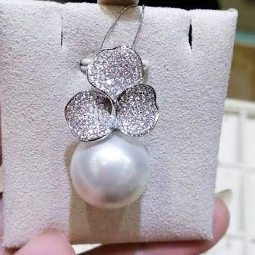 YMB-ES17743662 Clover Pearl Pendant