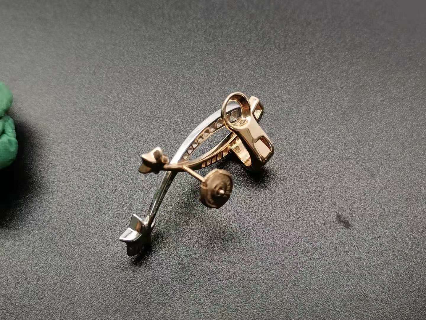 XNE-25929 color-separated curved star ear pat (guest version)
