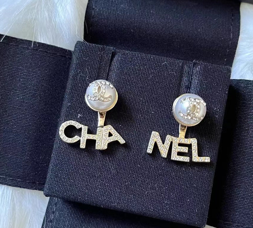 XNE-J31461双C字母CHANEL耳环