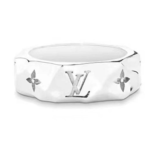 LV-M00334 7.4mm wide letter LOGO printed strip ring for men