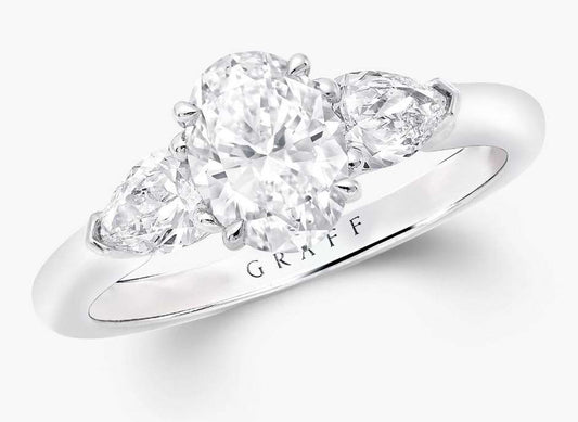 GLF-7979907 egg-shaped main stone shoulder three-pointed claw water drop 1+2 ring