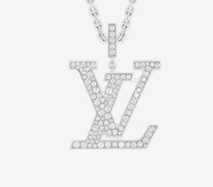 LV-Q93821字母LV吊坠 约1.3ct
