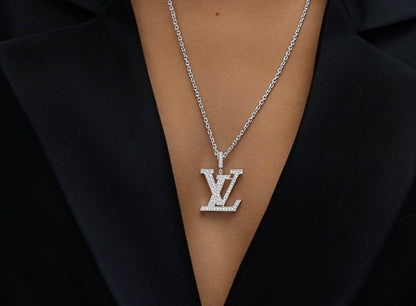 LV-Q93821字母LV吊坠 约1.3ct