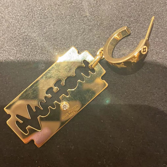 LV-Q06196 razor blade earrings