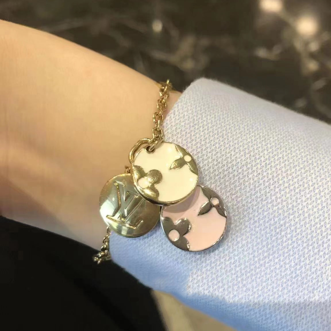 LV-U9MN4X letter agate printed 16mm yellow and white color bracelet