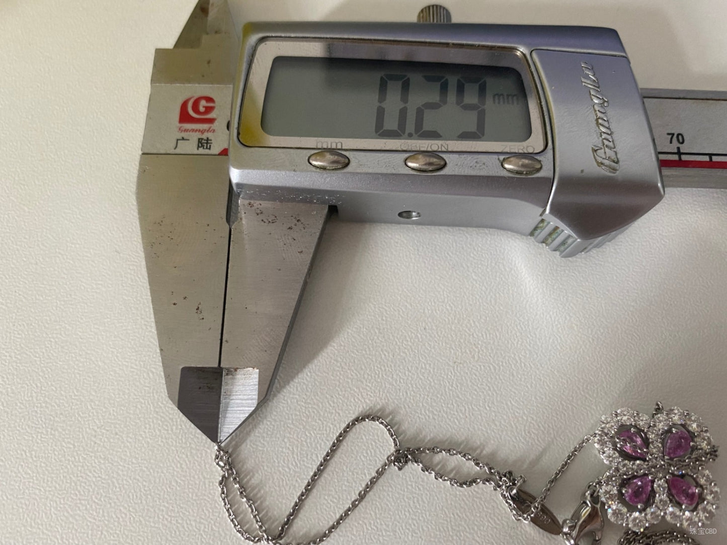HW-PED89068彩宝款19.5mm宽围石四叶草栓链吊坠客版