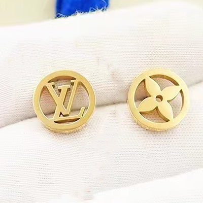 LV-Q56851 light gold LOGO logo earrings round dart four-leaf clover earrings