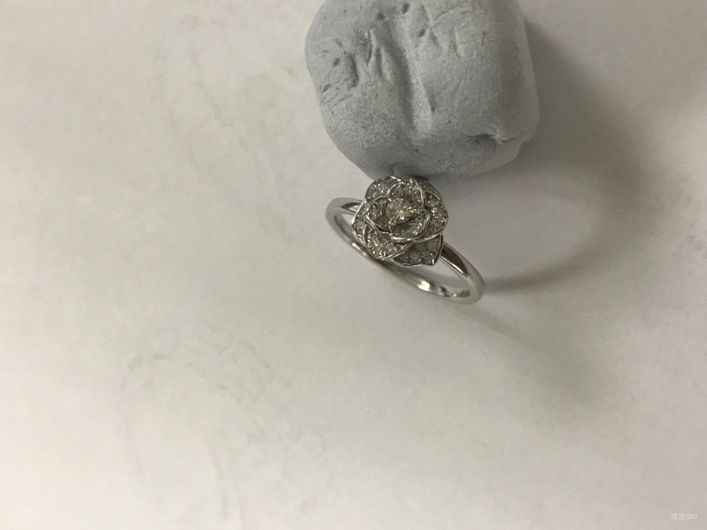 BJ-G34UR500光金满镶玫瑰花戒指客版