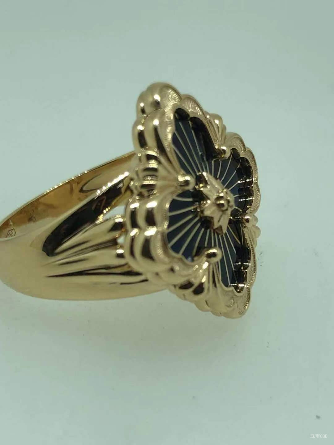 BQLT-JZ989905 European style four-leaf clover middle ribbon enamel light gold ring guest version