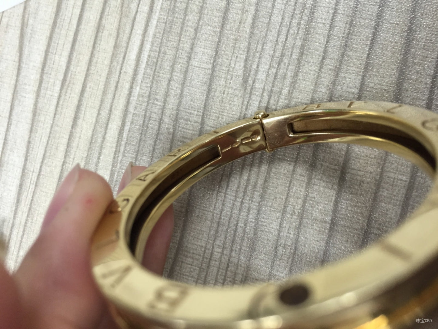 BGLBR856142客版宝盖光金两边按手镯