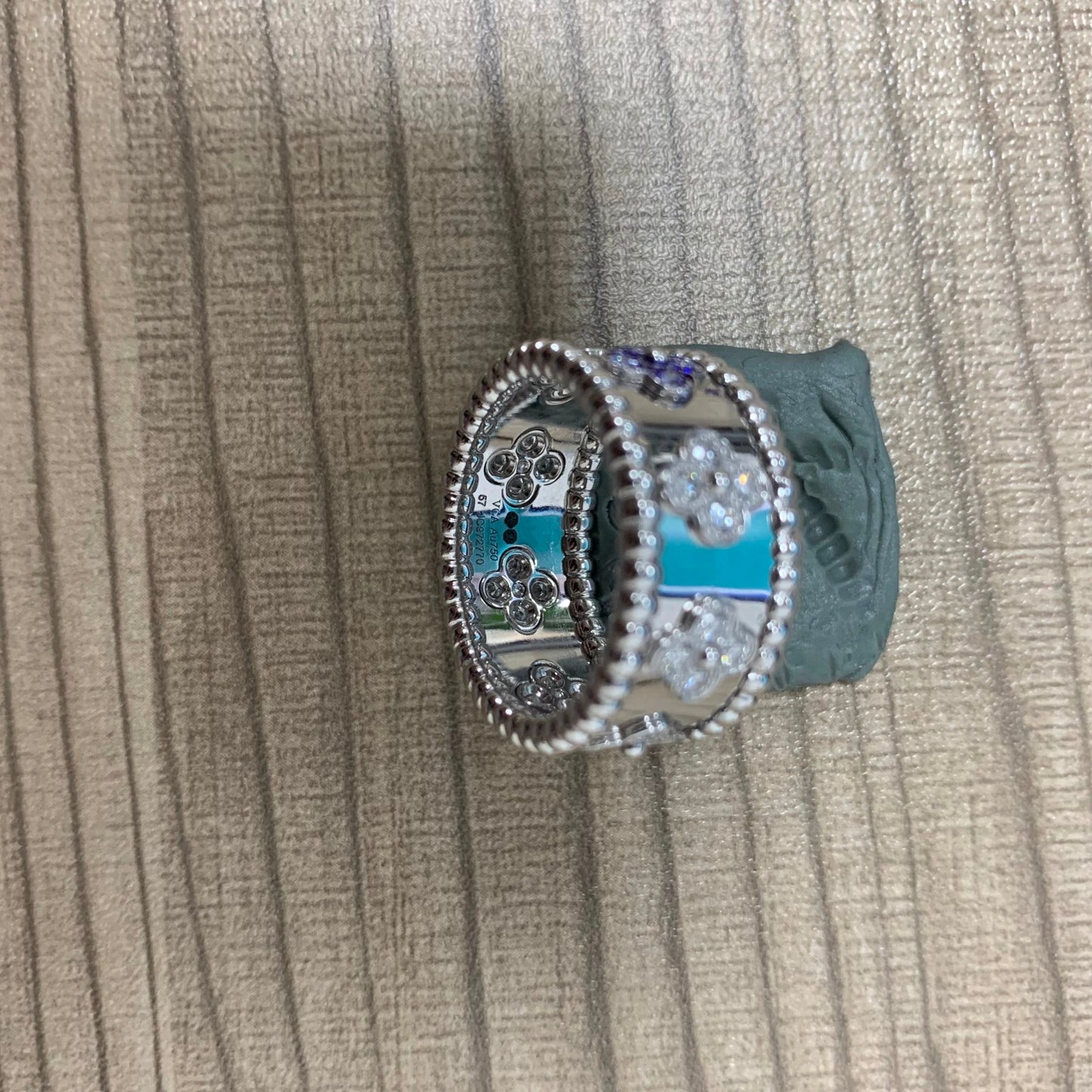 VCARO9LN00中号珠珠梅花戒指13#客版