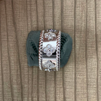 VCARO9LN00中号珠珠梅花戒指13#客版
