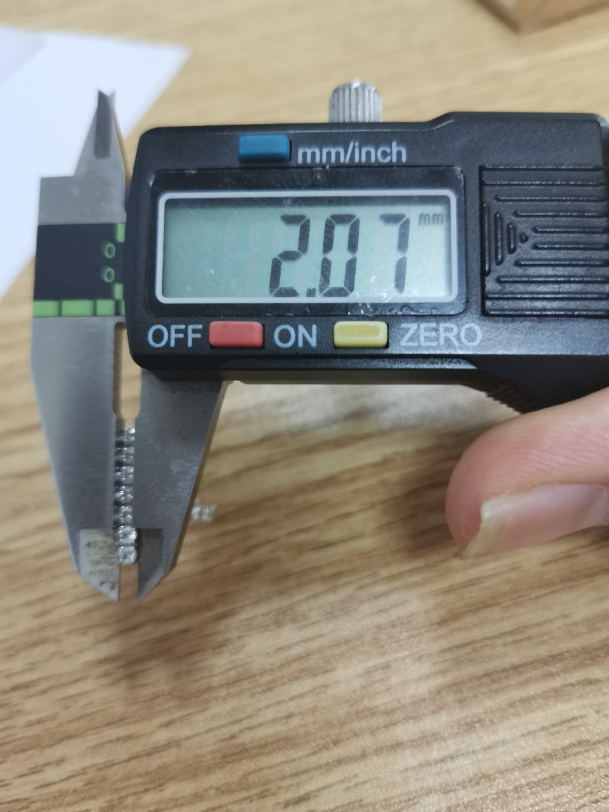 爱H仕-H139872客版Q字钻石戒指