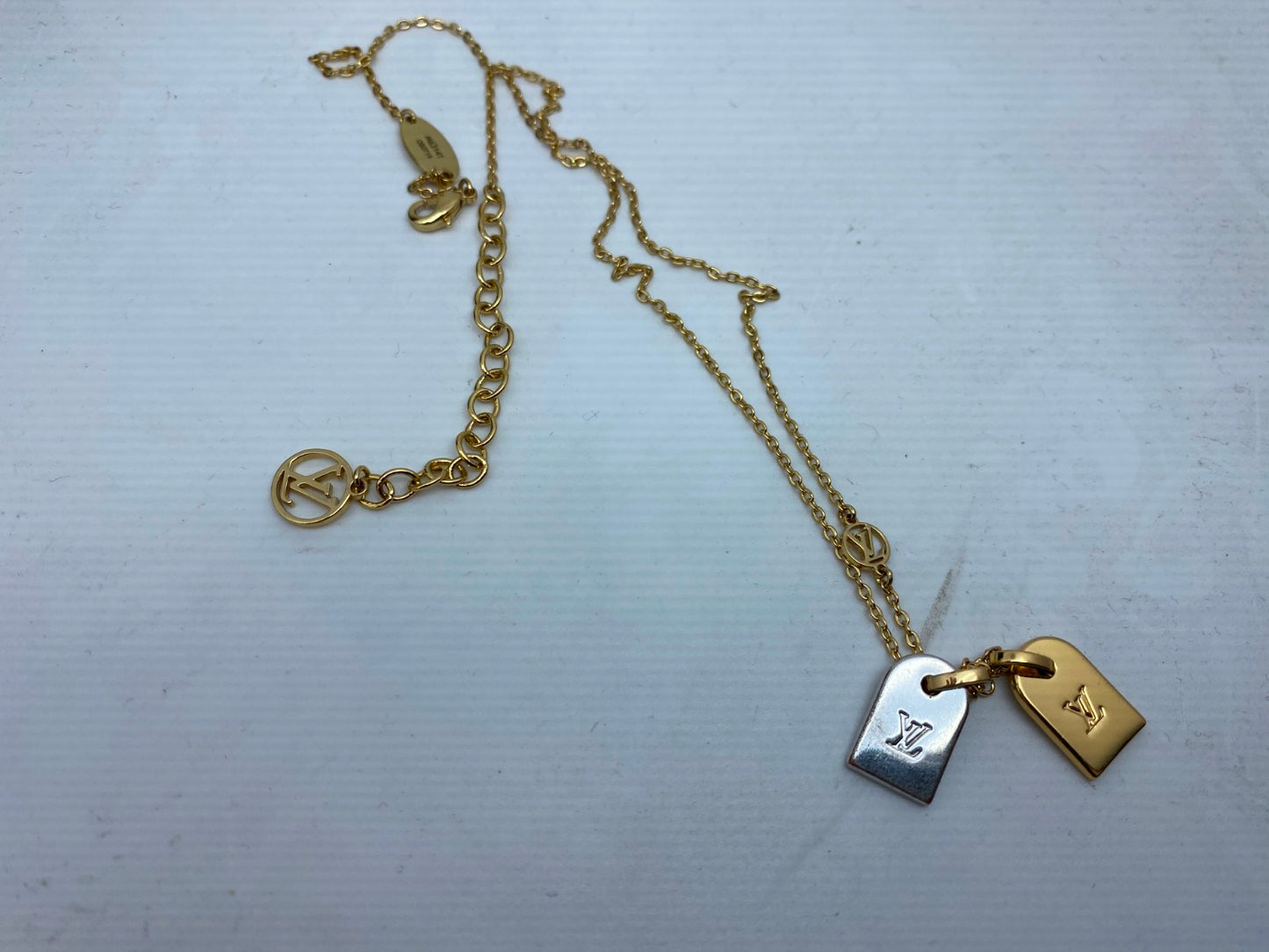LV-M63142 letter tag bracelet guest version