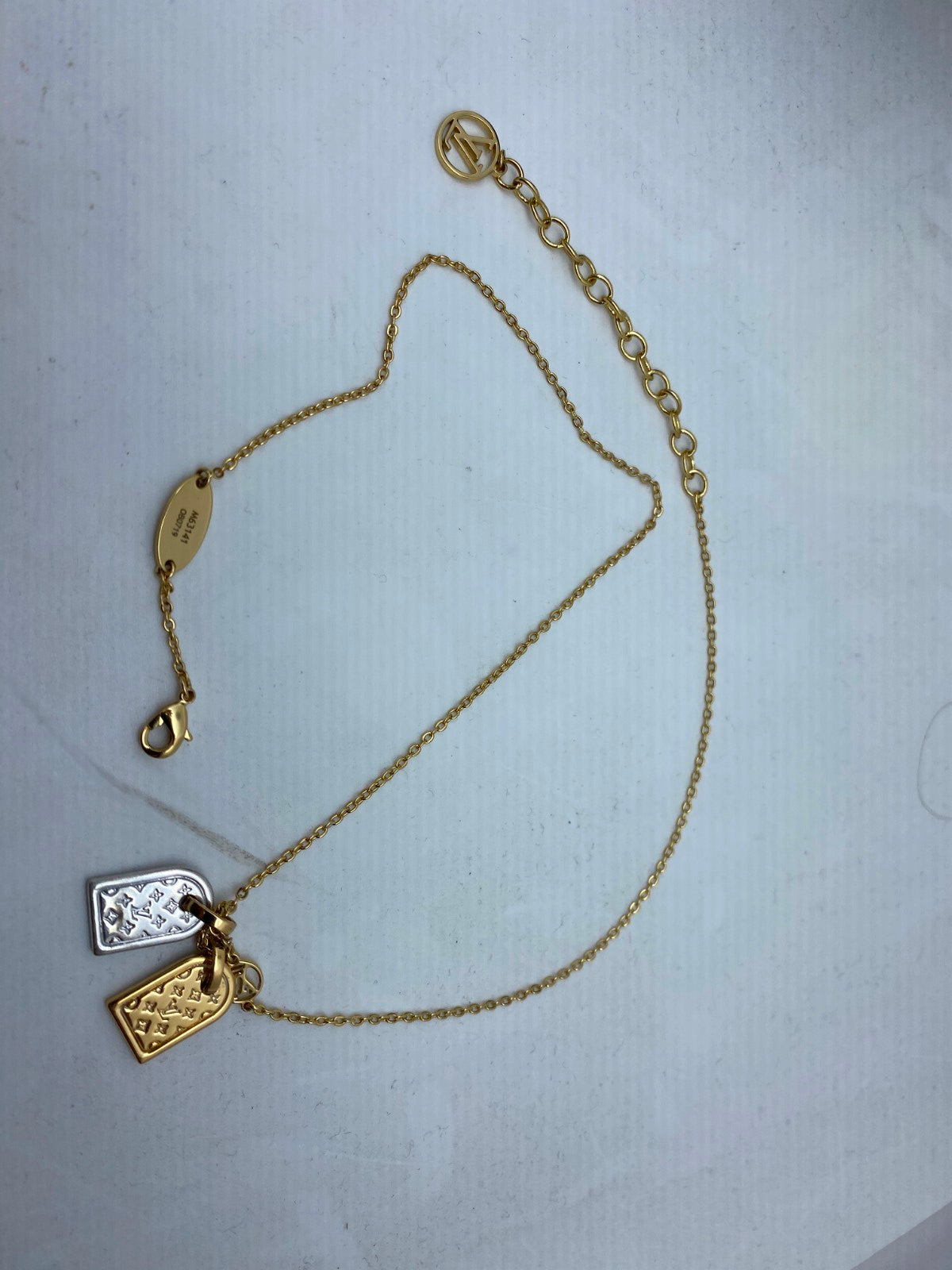 LV-M63142 letter tag bracelet guest version