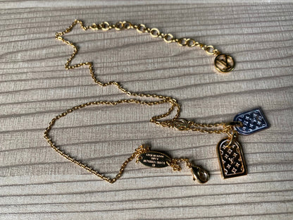 LV-M63142 letter tag bracelet guest version