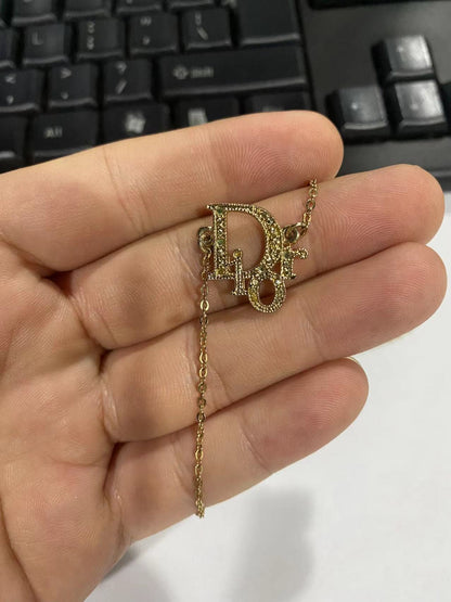 DIOR-D21143客版字母logo栓链吊坠
