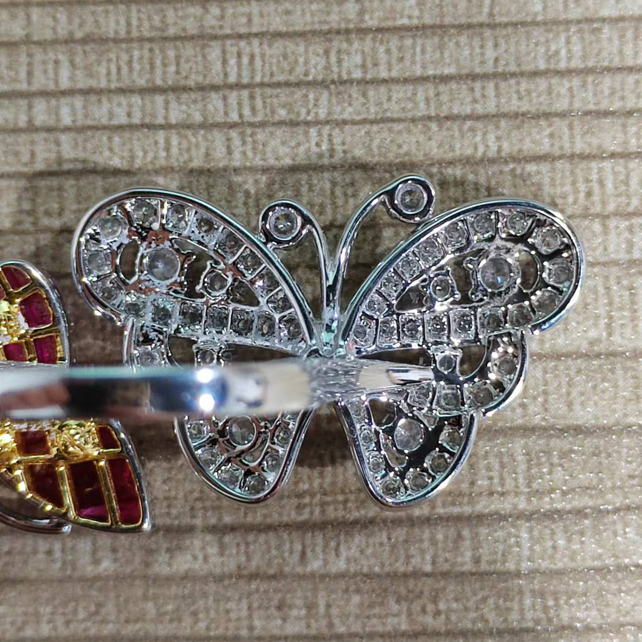 VCA19011696双蝴蝶逼镶钻戒指 客版