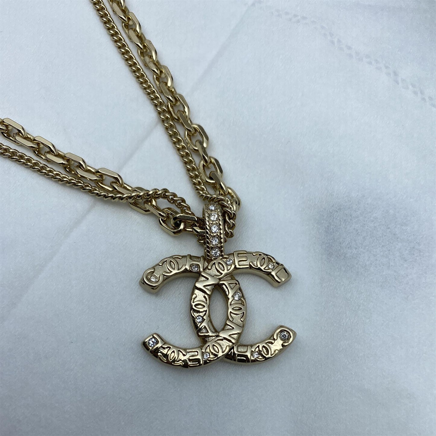 XNE-422874 26.2mm wide double c letter pendant customer version