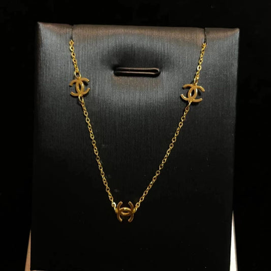 XNE flat double C light gold 8 set necklace